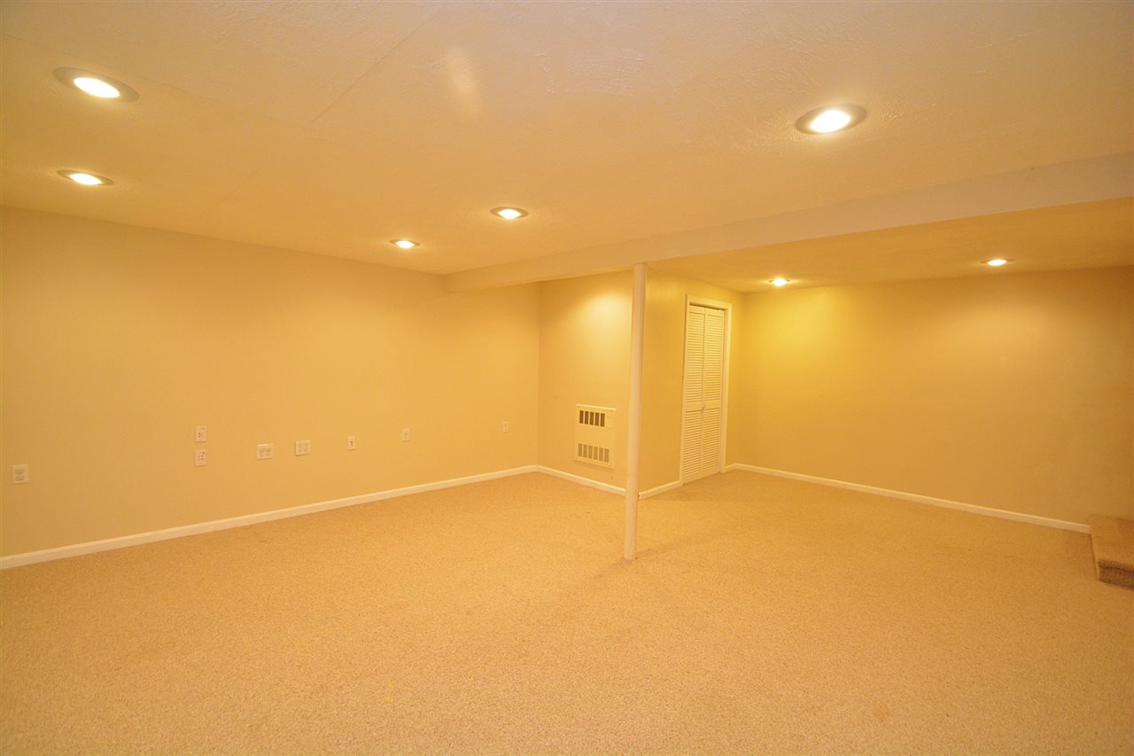 13 Gerrish Road Dover, NH 03820 - Photo 31 of 40