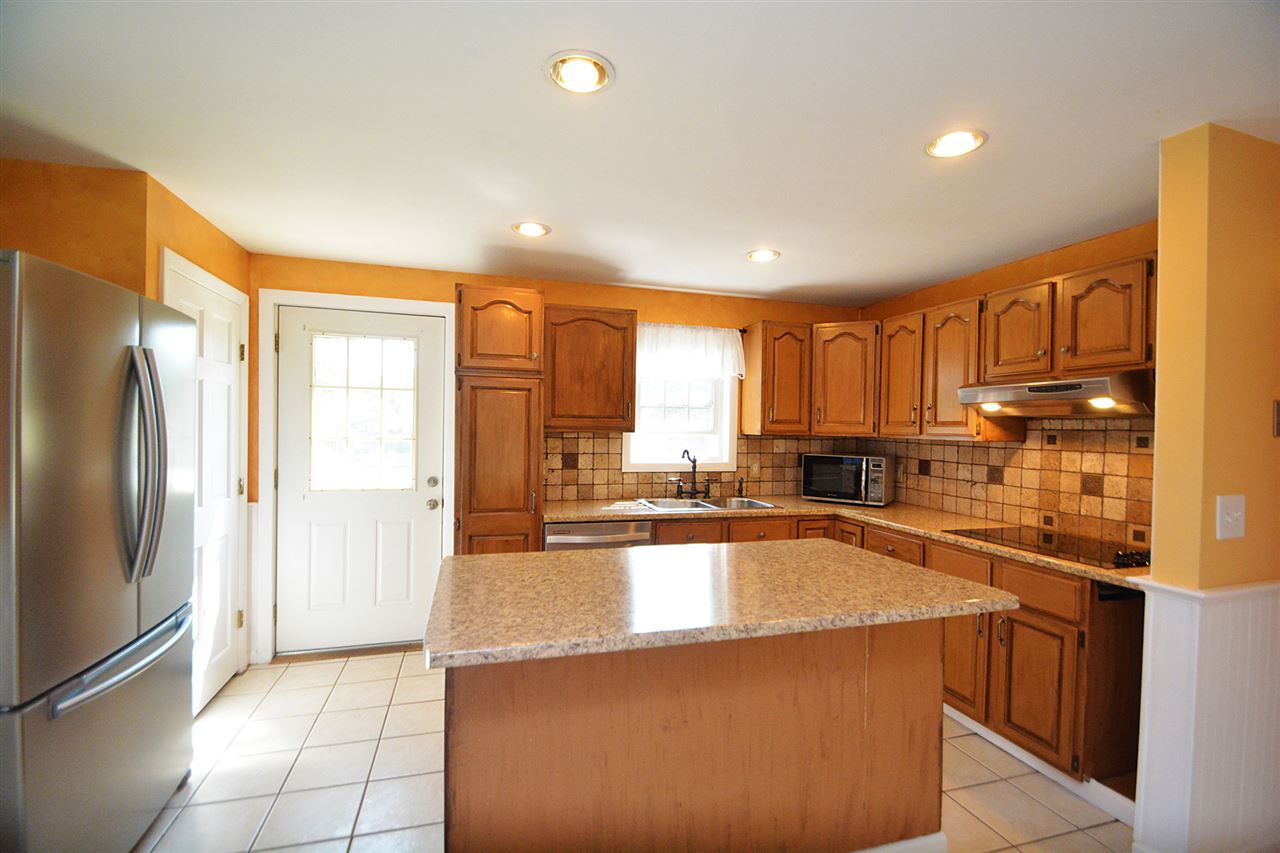 13 Gerrish Road Dover, NH 03820 - Photo 6 of 40