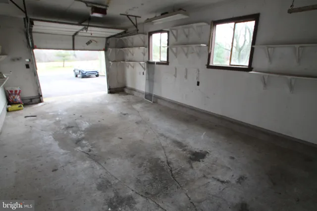a view of a garage