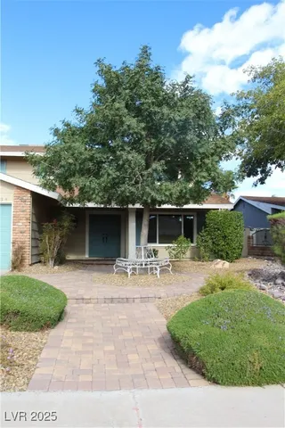 $2,650 | 303 Heather Drive, Henderson, NV 89002