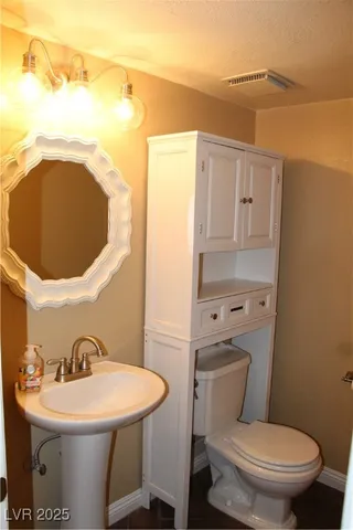 $2,650 | 303 Heather Drive, Henderson, NV 89002