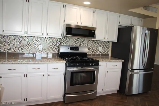 $2,650 | 303 Heather Drive, Henderson, NV 89002