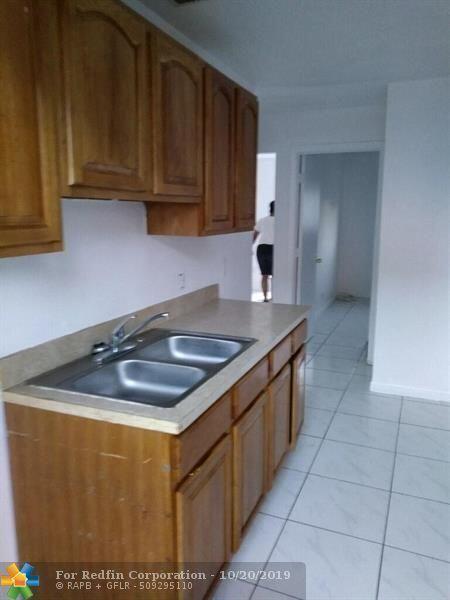 2721 Avenue Avenue South, Unit A1 Riviera Beach, FL 33404 - Photo 5 of 6 2721 (2)