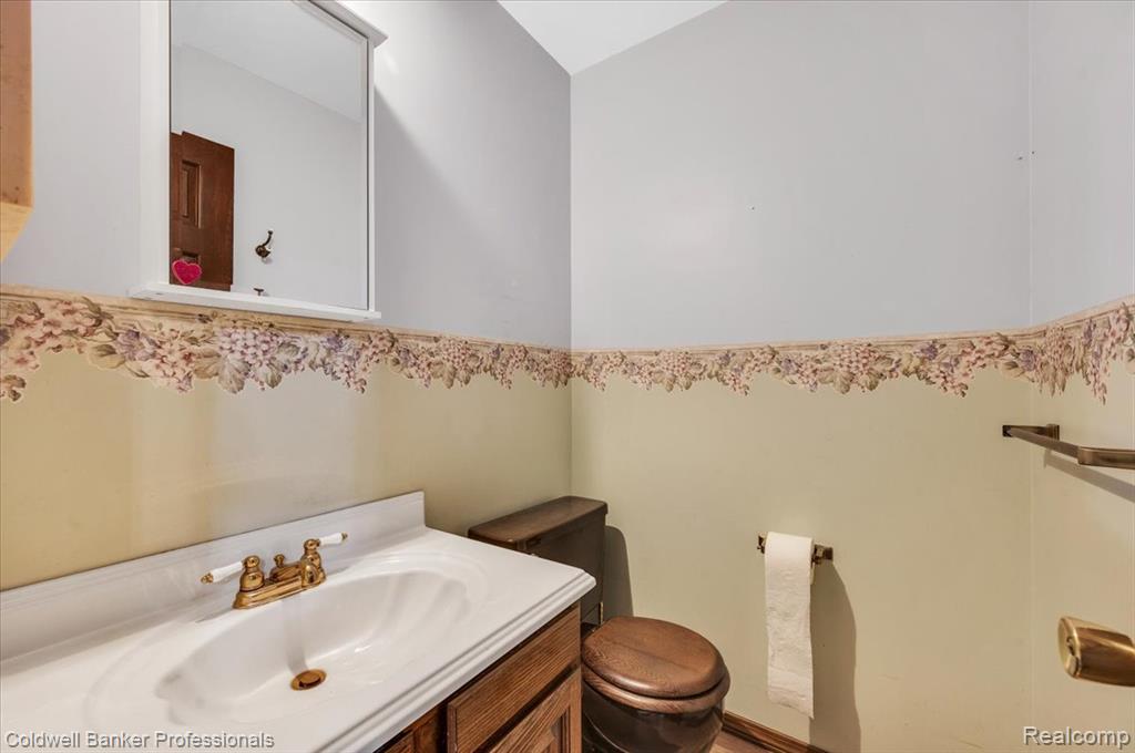 1405 McKail Road Leonard, MI 48367 - Photo 17 of 44 Gallery Image 17