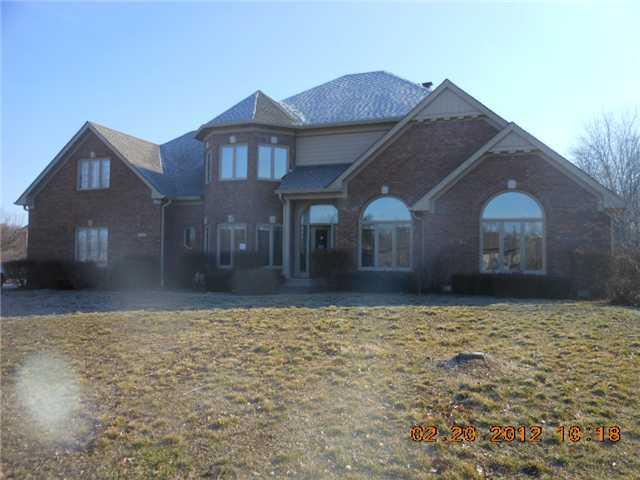 2181 Ridgemere Way Greenwood, IN 46143 - Photo 1 of 10 Gallery Image 1