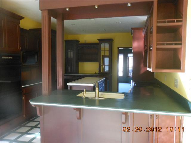 2181 Ridgemere Way Greenwood, IN 46143 - Photo 9 of 10 Gallery Image 9