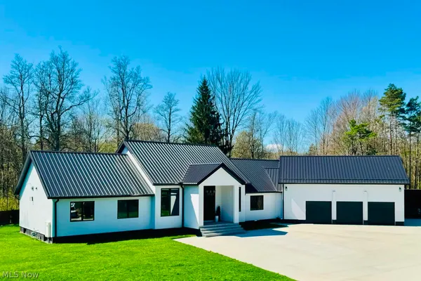 $1,399,000 | 2110 Mattingly Road, Hinckley, OH 44233