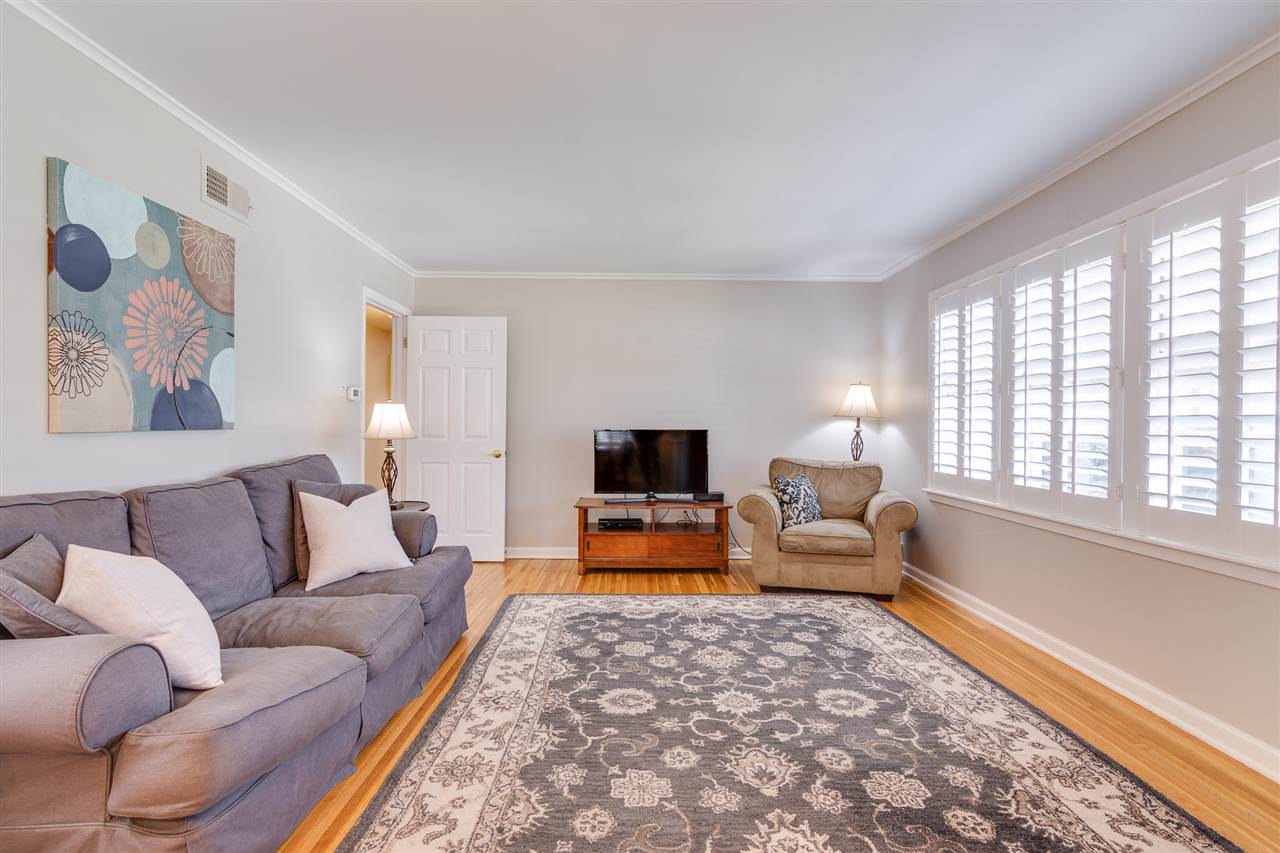 Background left is a doorway which leads to the bedrooms.