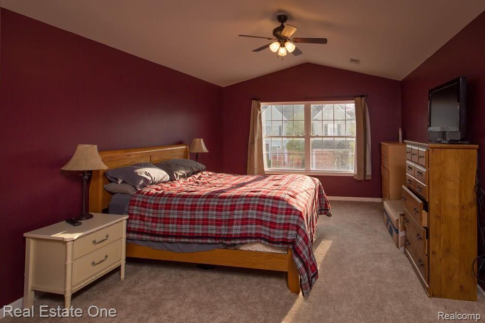 1106 Rial Lake Drive, Unit 49 Howell, MI 48843 - Photo 10 of 13 IMG_2612.JPG