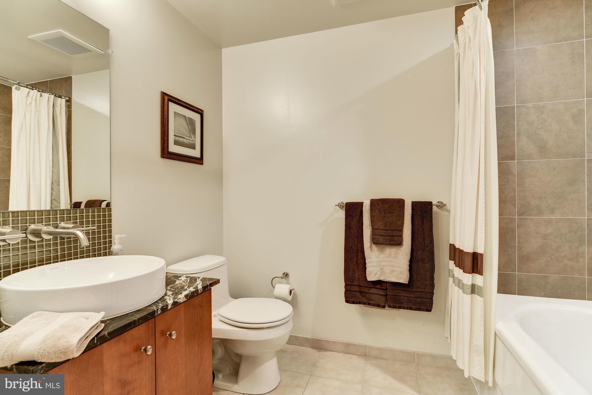 1025 First Street Southeast, Unit 509 Washington, DC 20003 - Photo 16 of 20 Bath