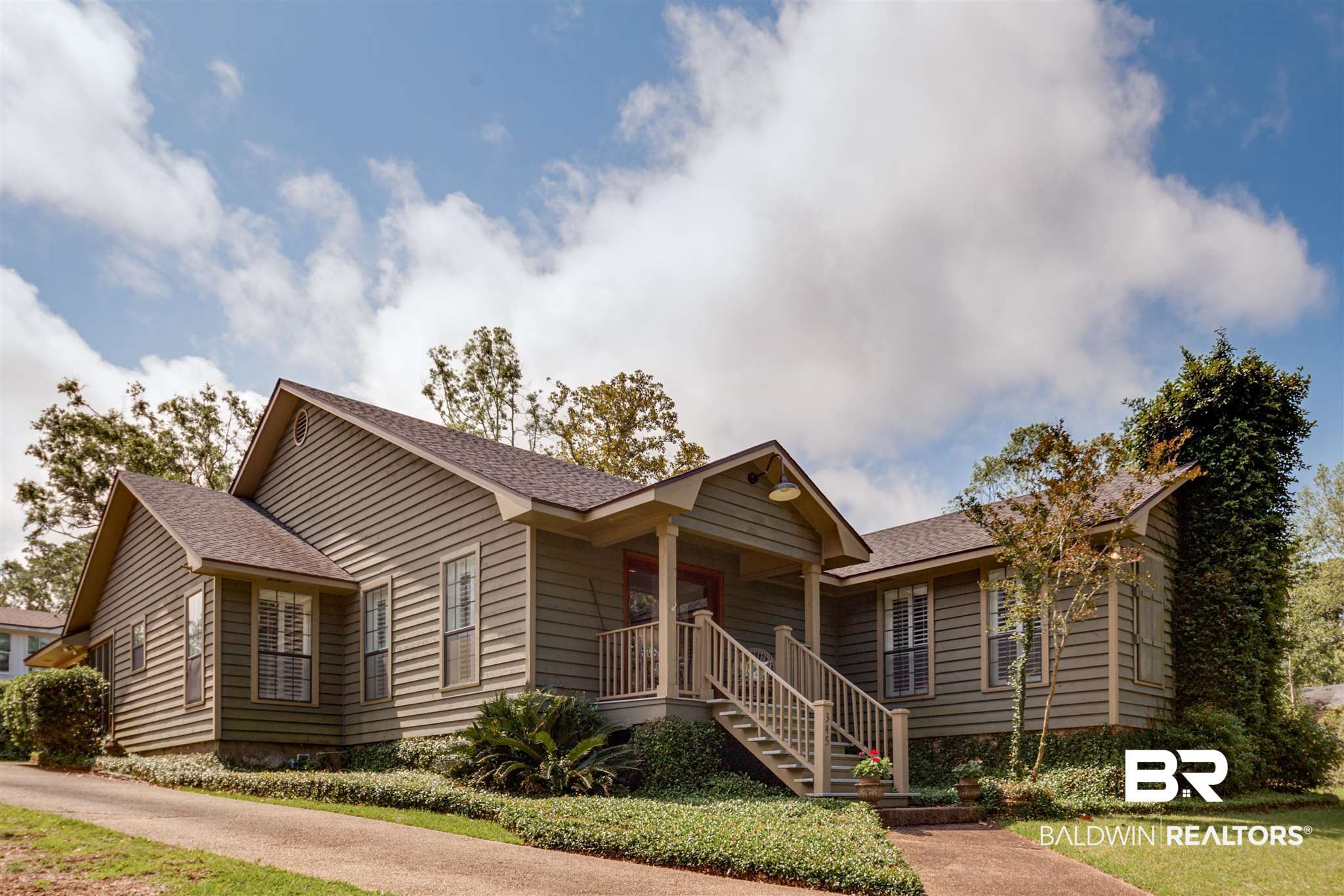 345 Liberty Street Fairhope, AL 36532 - Photo 3 of 26