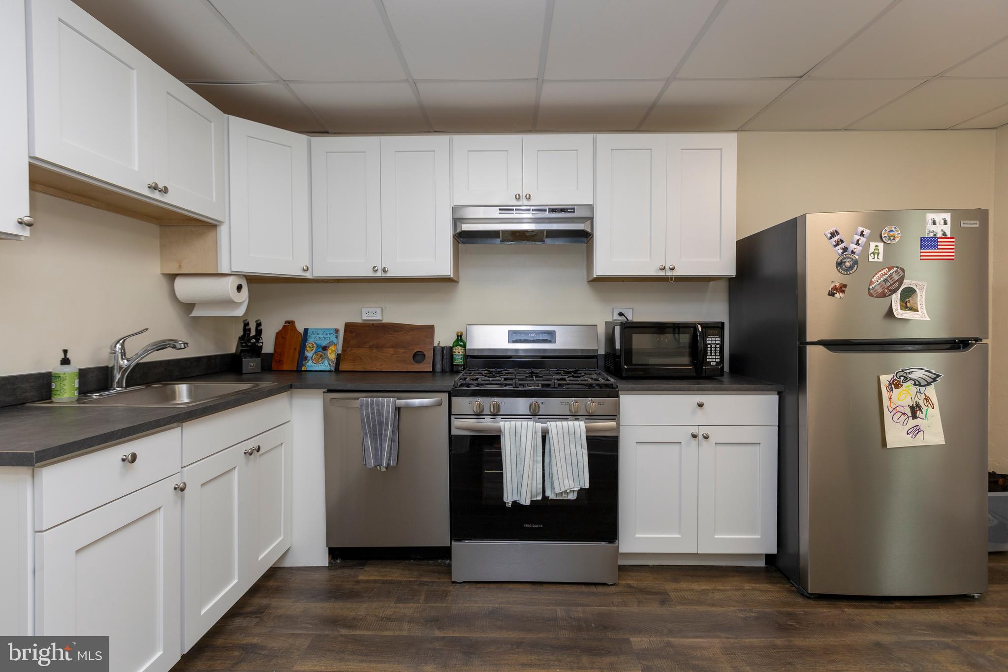 206 Sheas Terrace Ardmore, PA 19003 - Photo 8 of 21 Kitchen