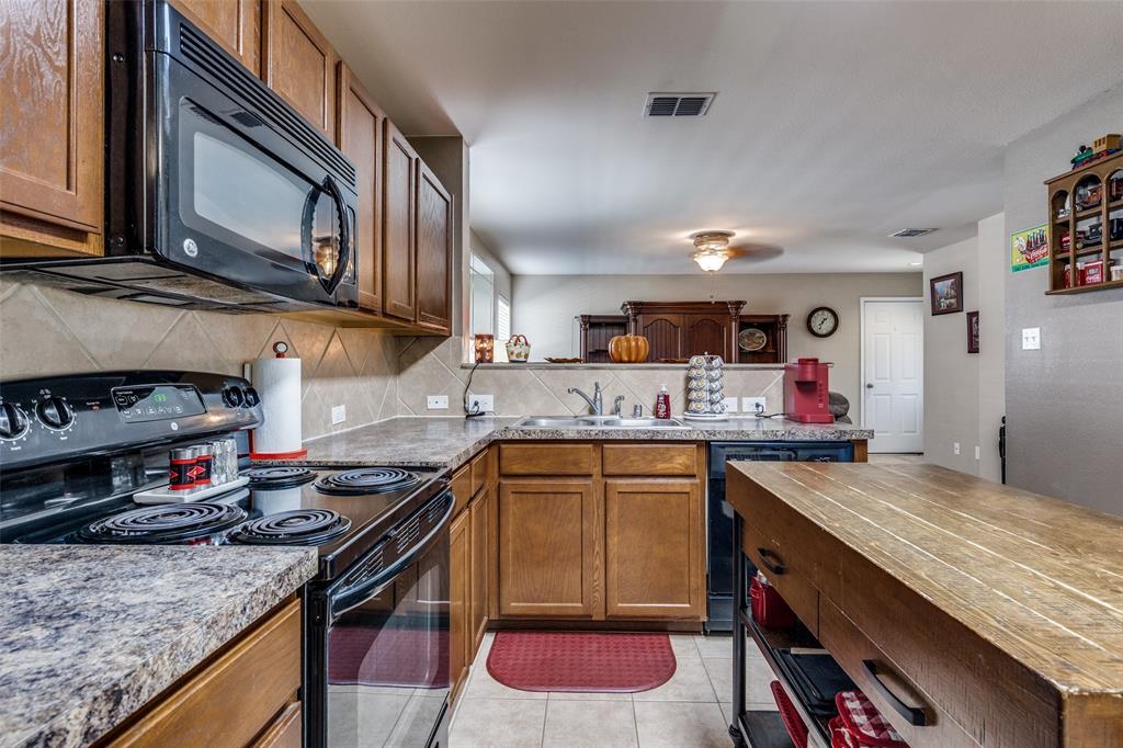 9009 Quarry Ridge Trail Fort Worth, TX 76244 - Photo 11 of 25