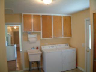 2735 West Temperance Road Temperance, MI 48182 - Photo 9 of 10 Mud Room View 2