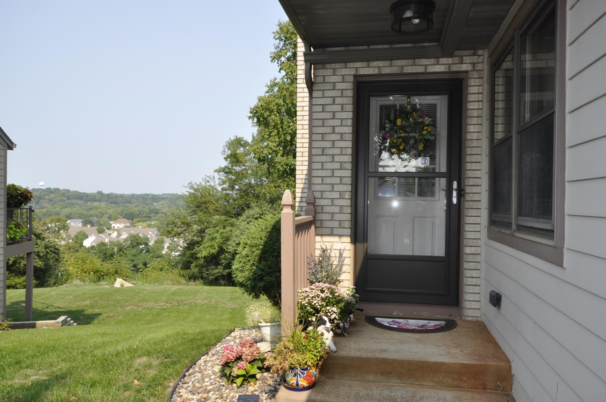 70 Conner Circle Southwest Rochester, MN 55902 - Photo 2 of 46