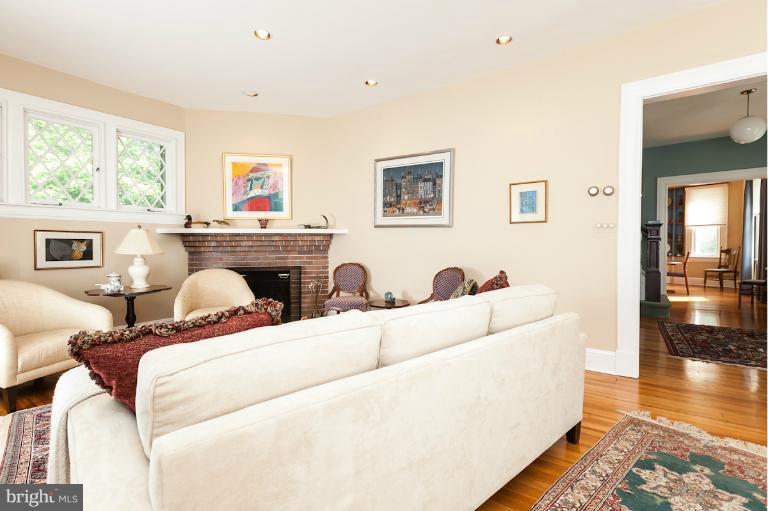2200 Chilham Road Baltimore, MD 21209 - Photo 1 of 30 Living Room
