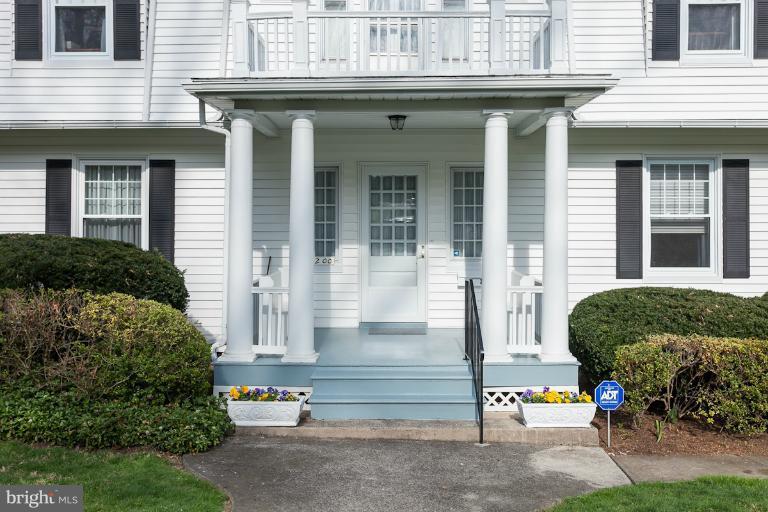 2200 Chilham Road Baltimore, MD 21209 - Photo 13 of 30 Exterior (Front)