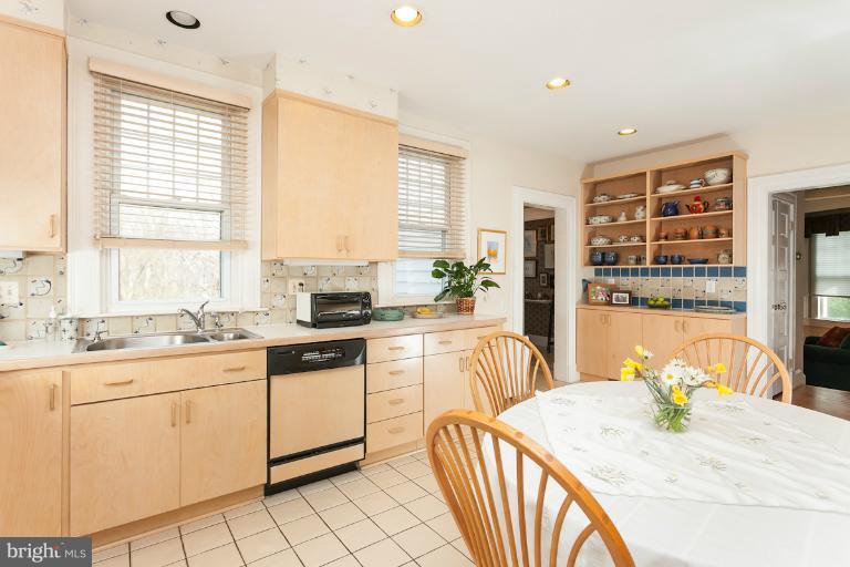 2200 Chilham Road Baltimore, MD 21209 - Photo 25 of 30 Kitchen
