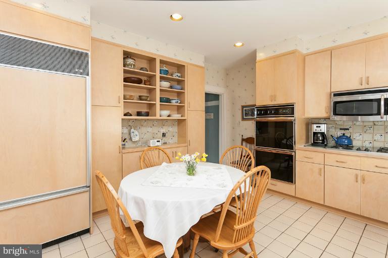 2200 Chilham Road Baltimore, MD 21209 - Photo 4 of 30 Kitchen