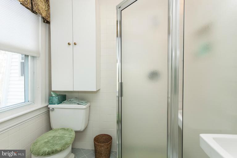 2200 Chilham Road Baltimore, MD 21209 - Photo 9 of 30 Bath