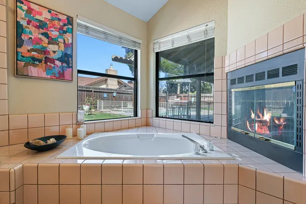 $548,444 | 2043 Escalon Avenue, Clovis, CA 93611