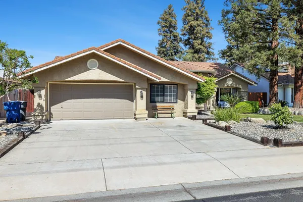 $548,444 | 2043 Escalon Avenue, Clovis, CA 93611