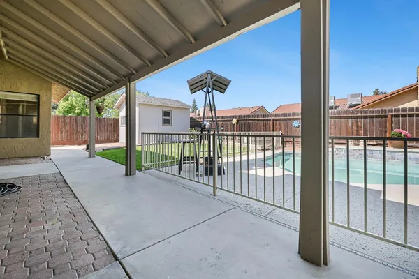 $548,444 | 2043 Escalon Avenue, Clovis, CA 93611