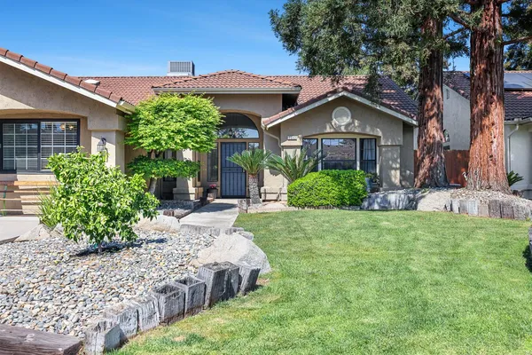 $548,444 | 2043 Escalon Avenue, Clovis, CA 93611