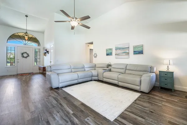 $548,444 | 2043 Escalon Avenue, Clovis, CA 93611