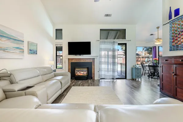 $548,444 | 2043 Escalon Avenue, Clovis, CA 93611