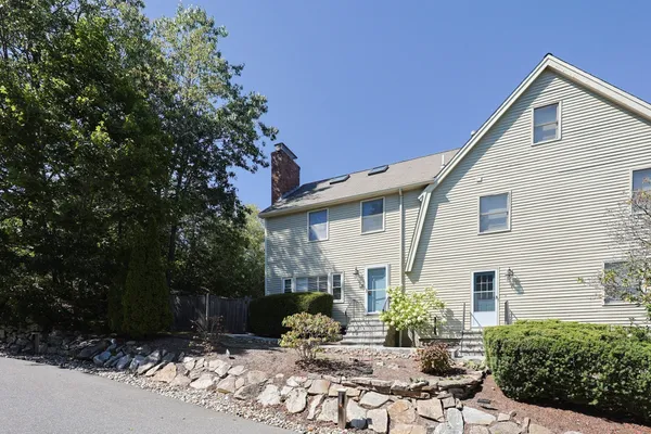 $5,000 | 26 Pleasant Street, Unit B, Wellesley, MA 02482