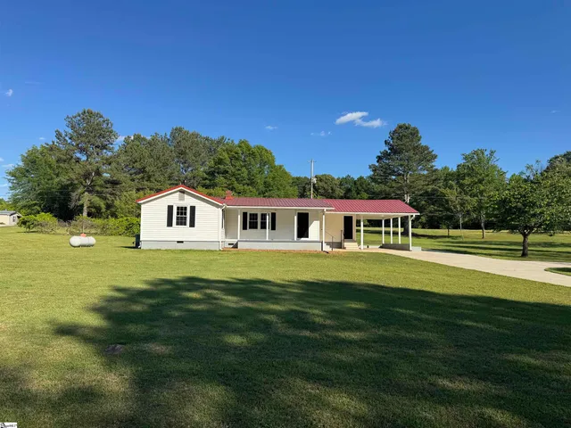 $360,000 | 566 West Pine Grove Road, Fair Play, SC 29643