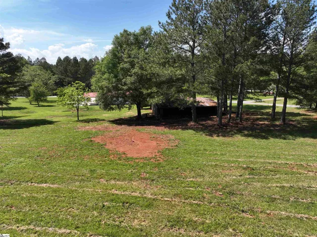 $360,000 | 566 West Pine Grove Road, Fair Play, SC 29643