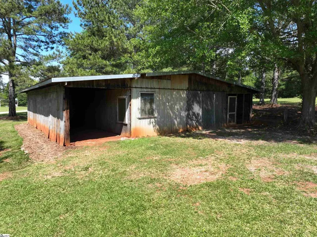 $360,000 | 566 West Pine Grove Road, Fair Play, SC 29643