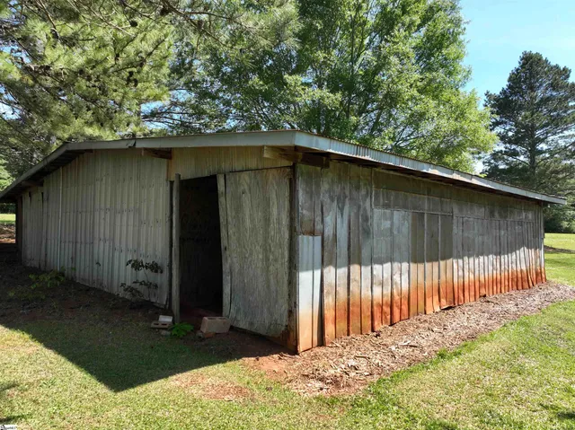 $360,000 | 566 West Pine Grove Road, Fair Play, SC 29643
