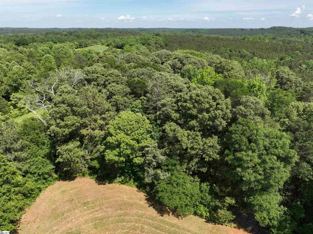 $360,000 | 566 West Pine Grove Road, Fair Play, SC 29643