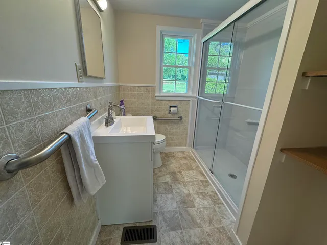 $360,000 | 566 West Pine Grove Road, Fair Play, SC 29643