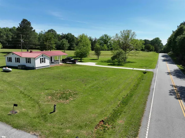 $360,000 | 566 West Pine Grove Road, Fair Play, SC 29643