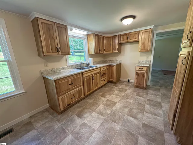 $360,000 | 566 West Pine Grove Road, Fair Play, SC 29643