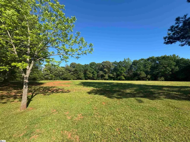 $360,000 | 566 West Pine Grove Road, Fair Play, SC 29643