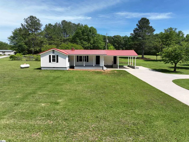 $360,000 | 566 West Pine Grove Road, Fair Play, SC 29643