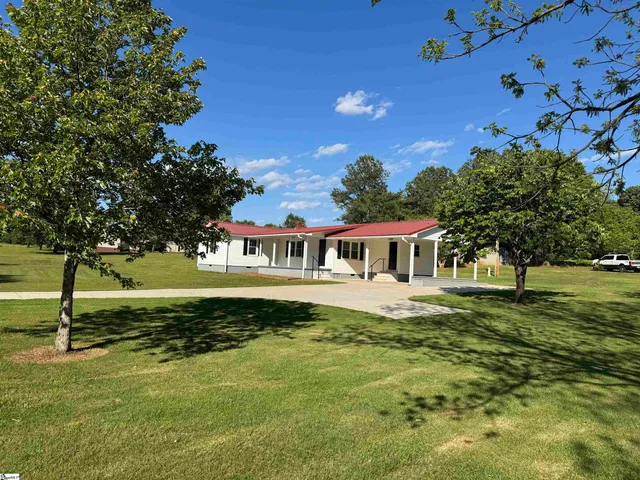 $360,000 | 566 West Pine Grove Road, Fair Play, SC 29643