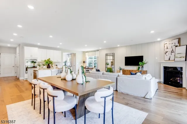 $1,029,355 | 13 Eastwood Terrace, East Hanover, NJ 07936