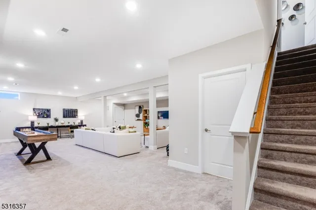 $1,029,355 | 13 Eastwood Terrace, East Hanover, NJ 07936