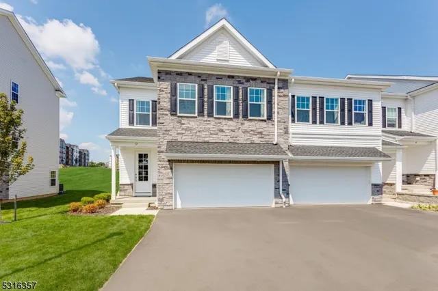 $1,029,355 | 13 Eastwood Terrace, East Hanover, NJ 07936