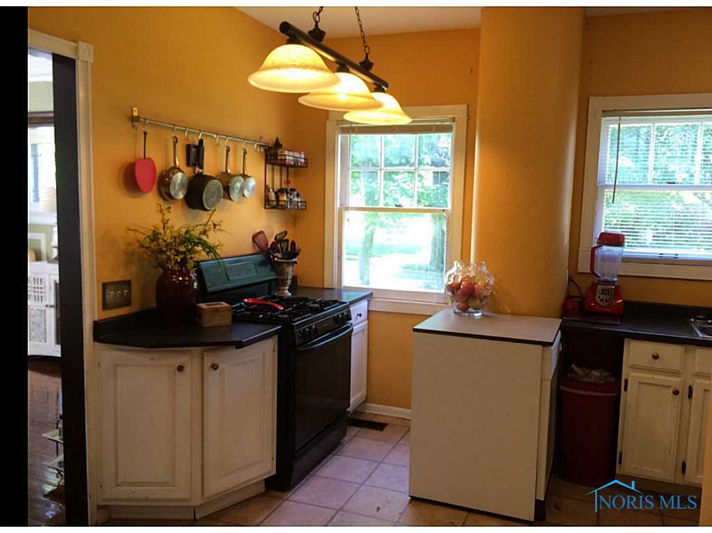 2105 Shenandoah Road Toledo, OH 43607 - Photo 10 of 19 Gallery Image 10