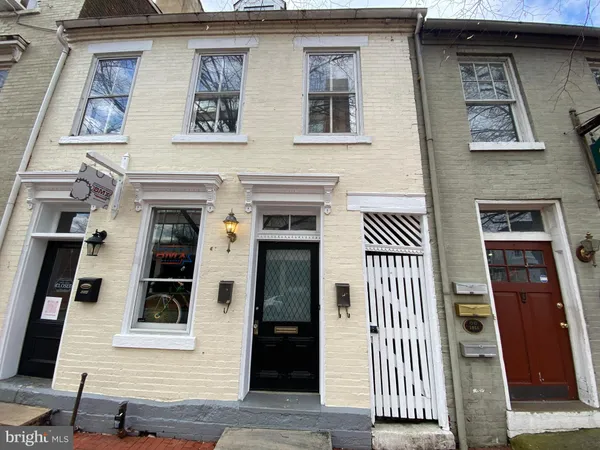 $1,645 | 604 Caroline Street, Unit 2, Fredericksburg, VA 22401