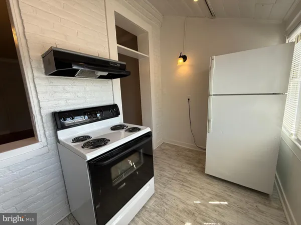 $1,695 | 604 Caroline Street, Unit 2, Fredericksburg, VA 22401