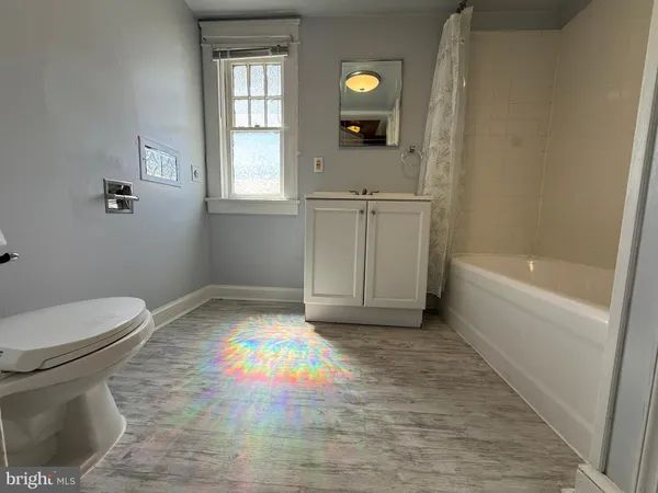 $1,695 | 604 Caroline Street, Unit 2, Fredericksburg, VA 22401