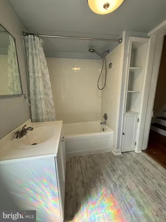 $1,695 | 604 Caroline Street, Unit 2, Fredericksburg, VA 22401